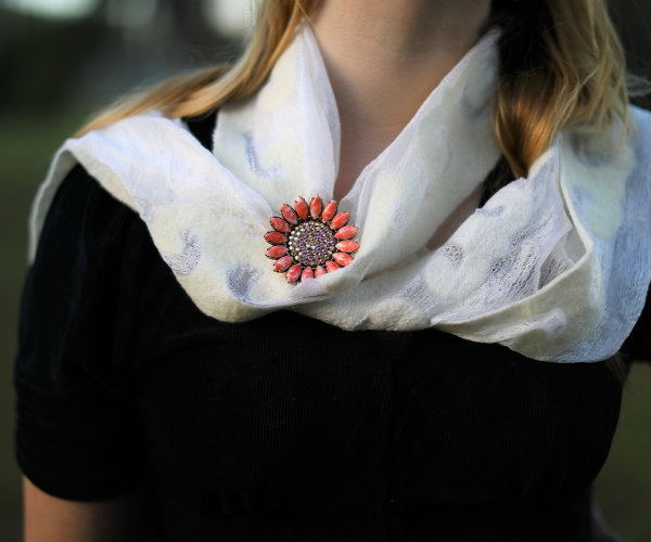Use MagnaPin on fabrics you wouldn't dare pierce with a pin